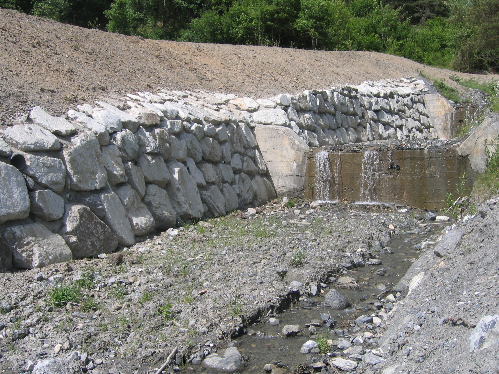 Diigue de protection contre les laves torrentielles du St-André