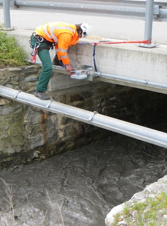 Système de télésurveillance automatique du niveau de crue avec génération d'alarmes (Guardaval)